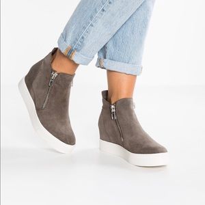 Gray Steve Madden Wedgies